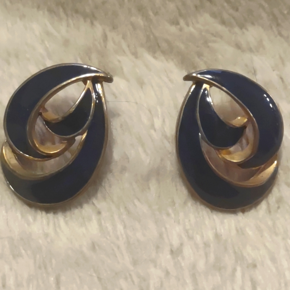 Blue enamel pierced earrings